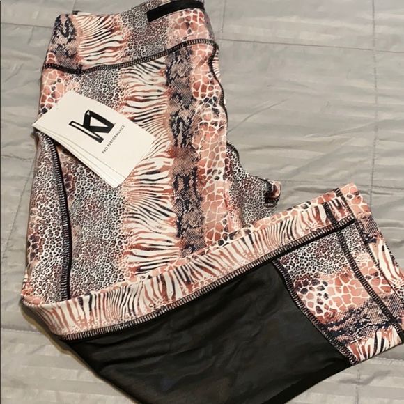 KI Features Workout crops with mesh - Picture 5 of 8